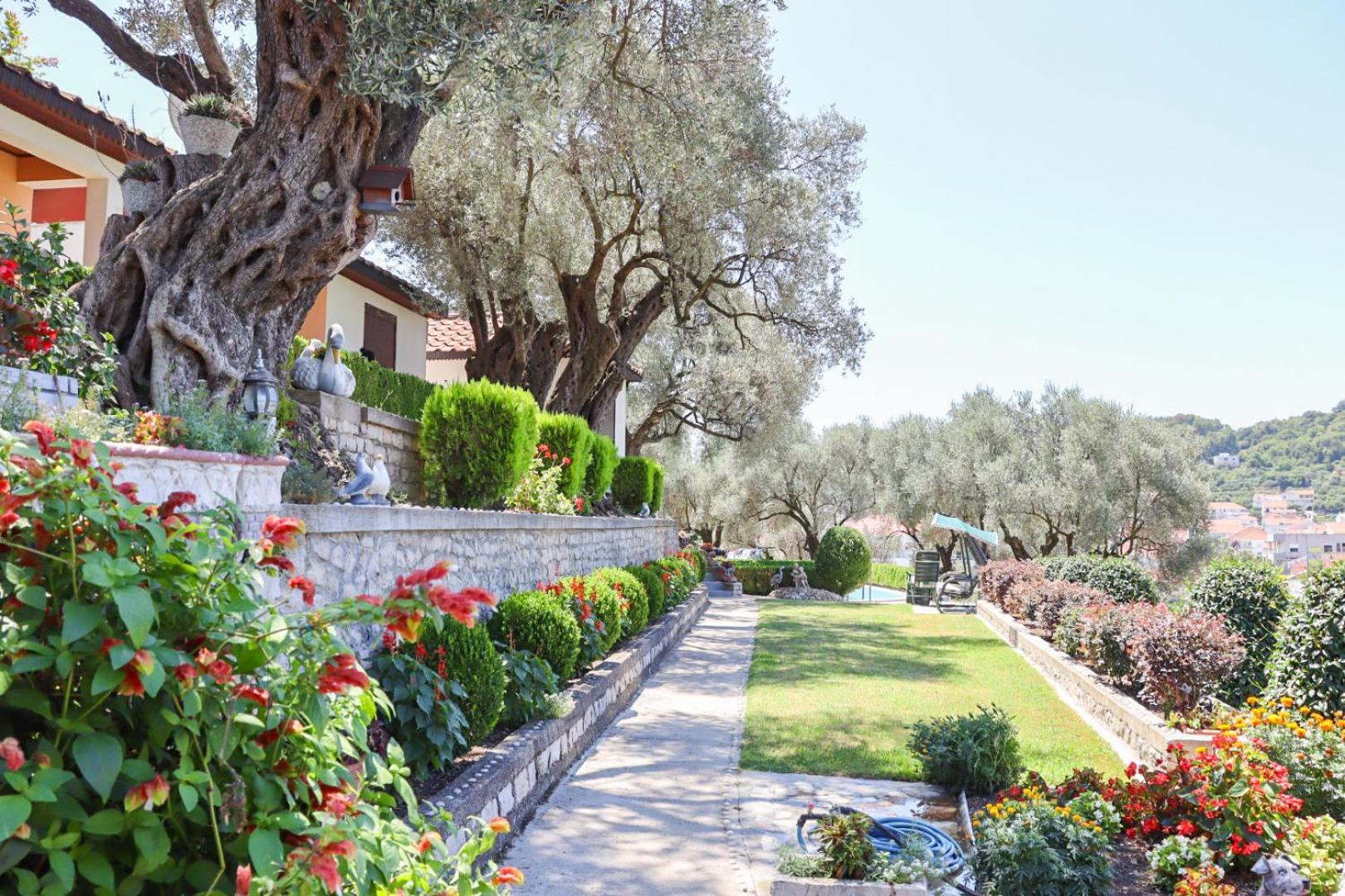 Hilja'S Oliven Garden Bungalows Ulcinj Exterior photo