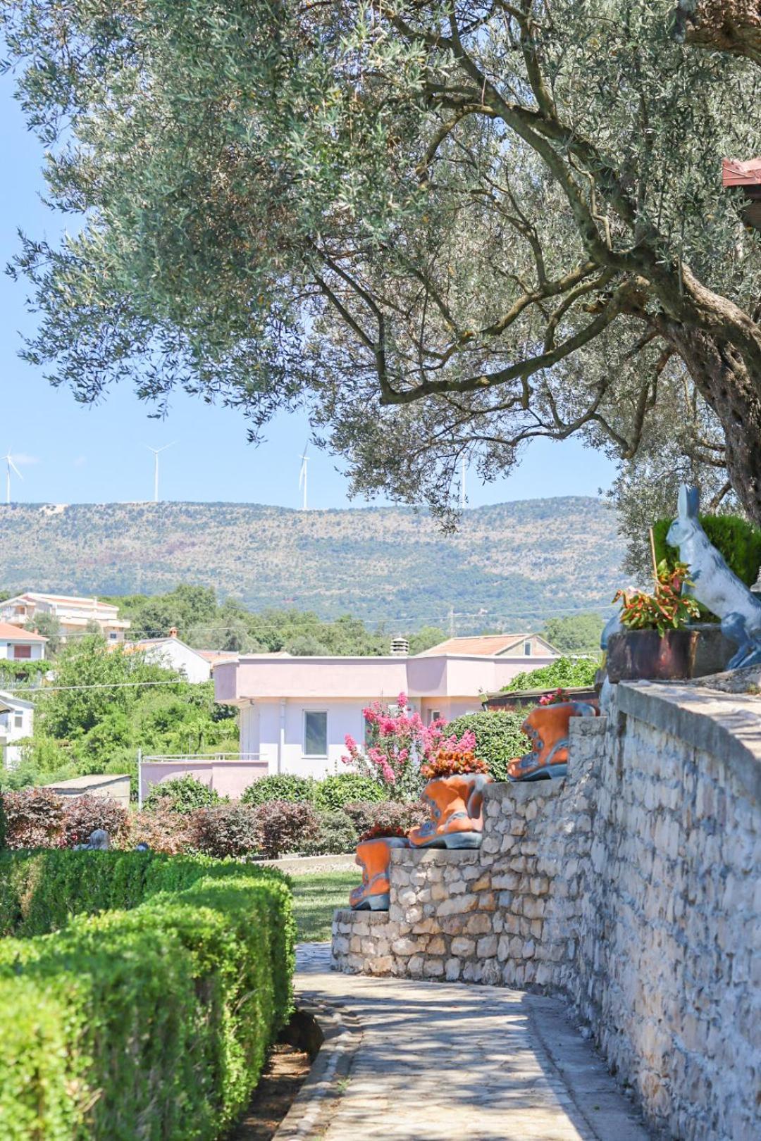 Hilja'S Oliven Garden Bungalows Ulcinj Exterior photo